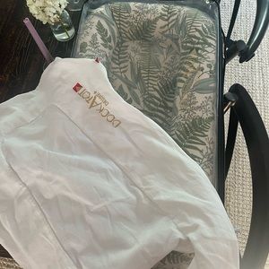 Dock a Tot Deluxe+ with two covers and carrying case! Fantastic condition.